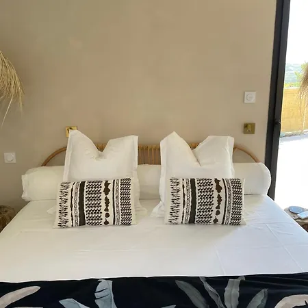 La Genevieve, Maison 6 Personnes Avec Piscine