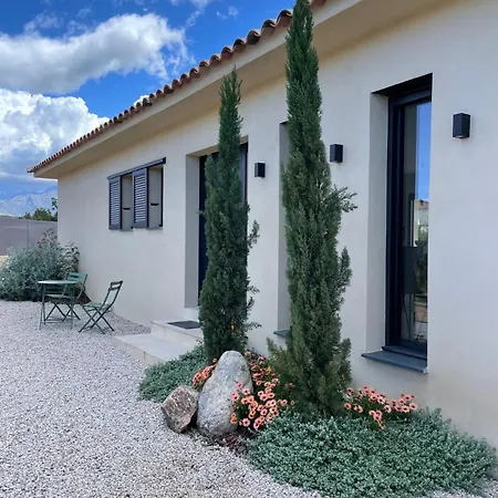 La Genevieve, Maison 6 Personnes Avec Piscine 别墅 *