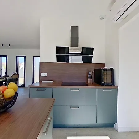 La Genevieve, Maison 6 Personnes Avec Piscine 卡伦扎纳