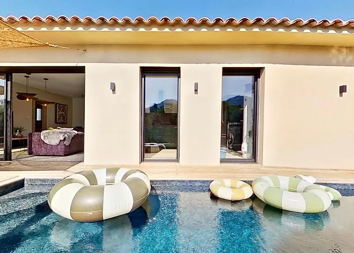 La Genevieve, Maison 6 Personnes Avec Piscine Calenzana