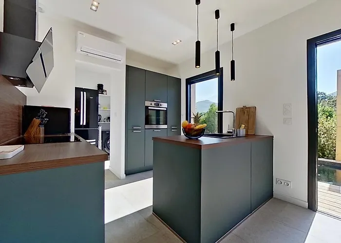 La Genevieve, Maison 6 Personnes Avec Piscine Calenzana