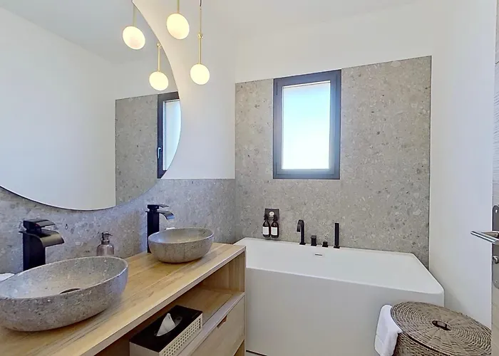 La Genevieve, Maison 6 Personnes Avec Piscine * Calenzana