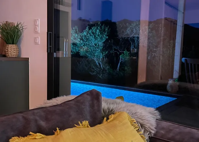 La Genevieve, Maison 6 Personnes Avec Piscine Vila