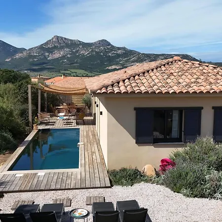 La Genevieve, Maison 6 Personnes Avec Piscine Willa Calenzana