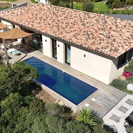 La Genevieve, Maison 6 Personnes Avec Piscine