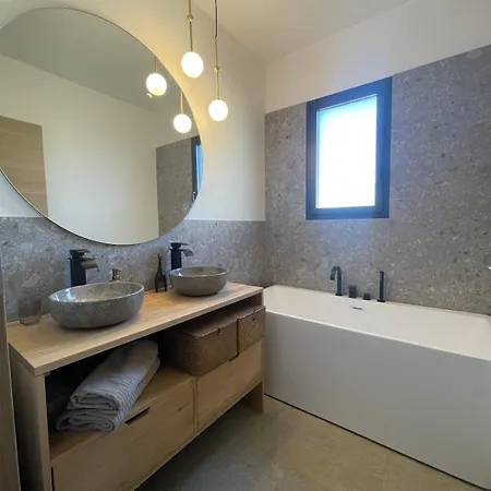 La Genevieve, Maison 6 Personnes Avec Piscine Vila Calenzana