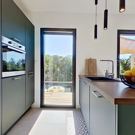 Willa La Genevieve, Maison 6 Personnes Avec Piscine Calenzana