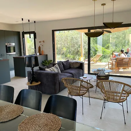 Willa La Genevieve, Maison 6 Personnes Avec Piscine *