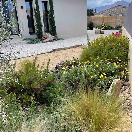 La Genevieve, Maison 6 Personnes Avec Piscine *