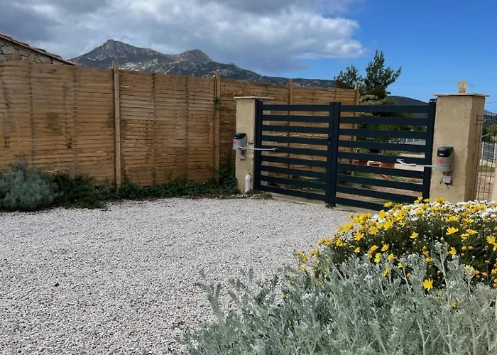 Villa La Geneviève, Maison 6 Personnes Avec Piscine *