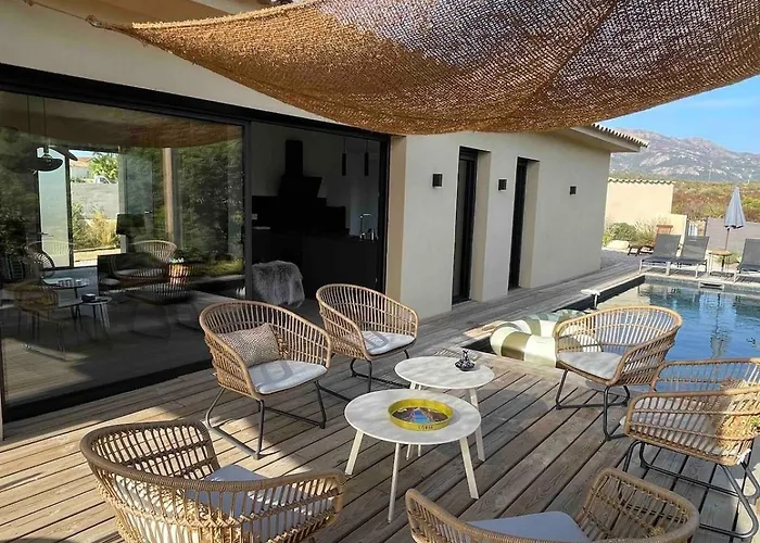 Villa La Geneviève, Maison 6 Personnes Avec Piscine *