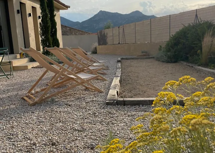 Villa La Geneviève, Maison 6 Personnes Avec Piscine