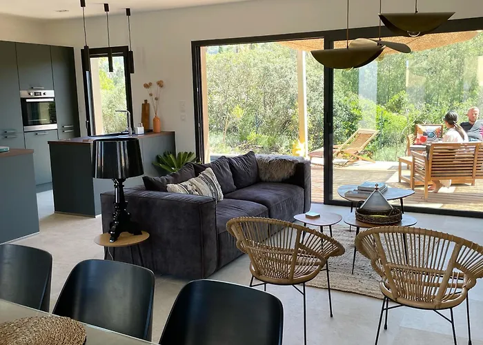 Villa La Geneviève, Maison 6 Personnes Avec Piscine *