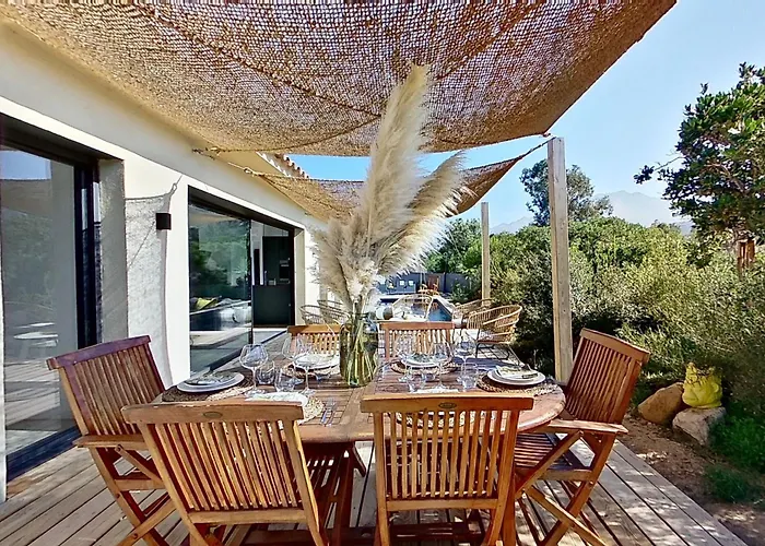 Villa La Geneviève, Maison 6 Personnes Avec Piscine