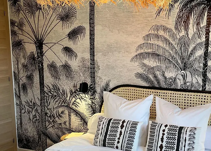 Villa La Geneviève, Maison 6 Personnes Avec Piscine *